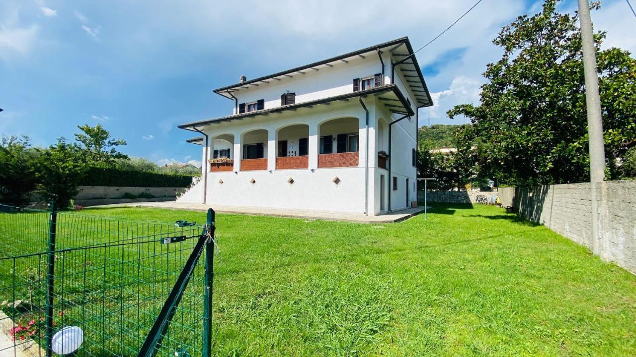 Villa Flora Affittacamere Luni Exterior foto