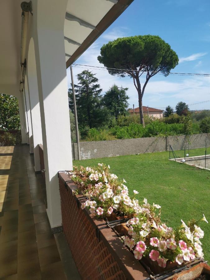 Villa Flora Affittacamere Luni Exterior foto